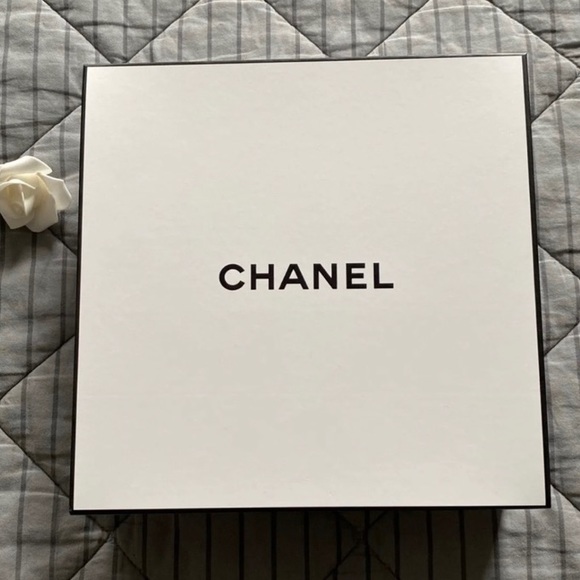 SOLD - CHANEL Vintage 1990’s Shoulder Purse - Picture 12 of 15